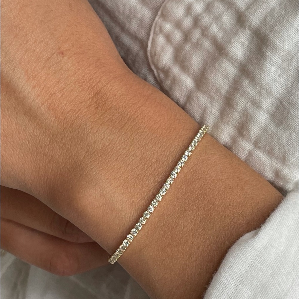 Thin tennis bracelet